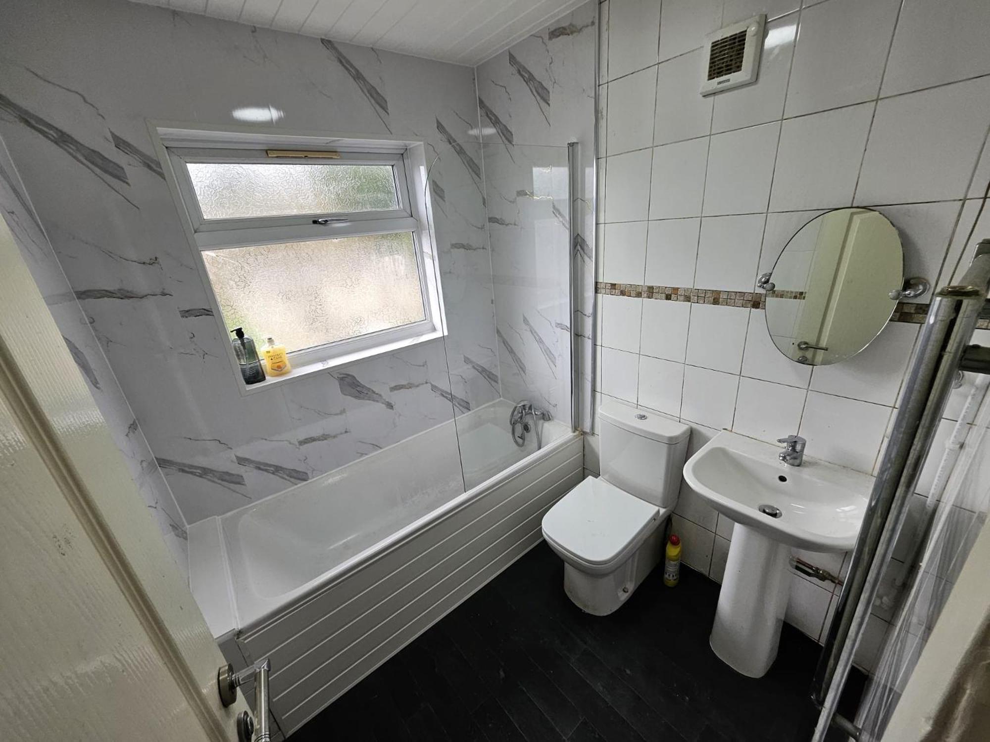 Brookside House Share *